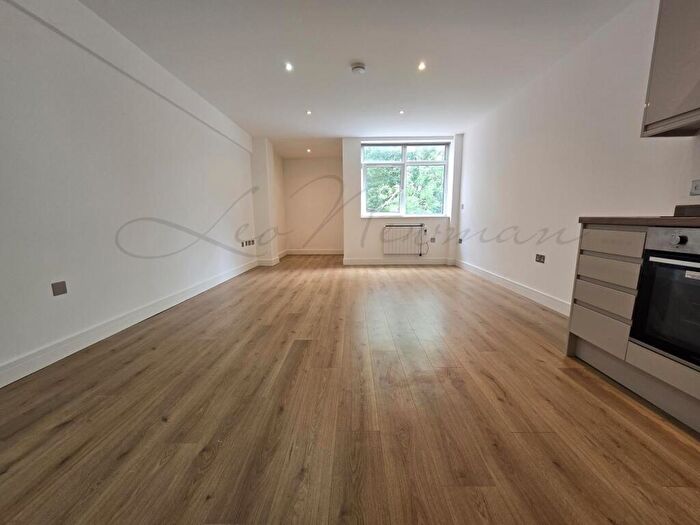 Studio To Rent In Coronation Road, Basingstoke, RG21