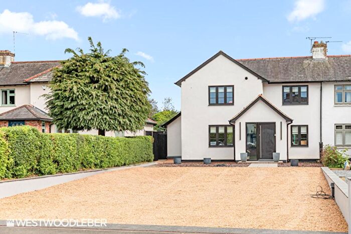 3 Bedroom Semi Detached House For Sale In High Road, Broxbourne, EN10