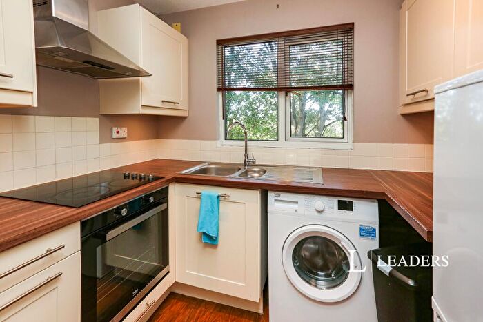 1 Bedroom Flat To Rent In Bembridge, Netley Abbey, SO31