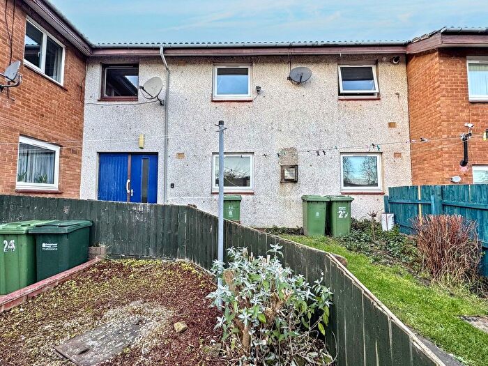 2 Bedroom Flat For Sale In Coltsfoot Gardens, Gateshead, NE10
