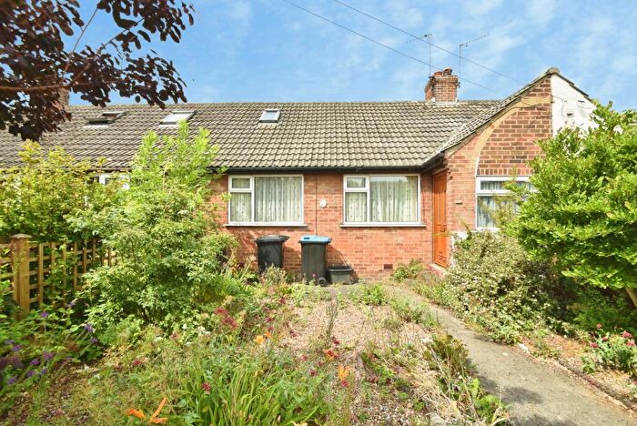 1 Bedroom Bungalow For Sale In Chain Lane, Knaresborough, North Yorkshire, HG5