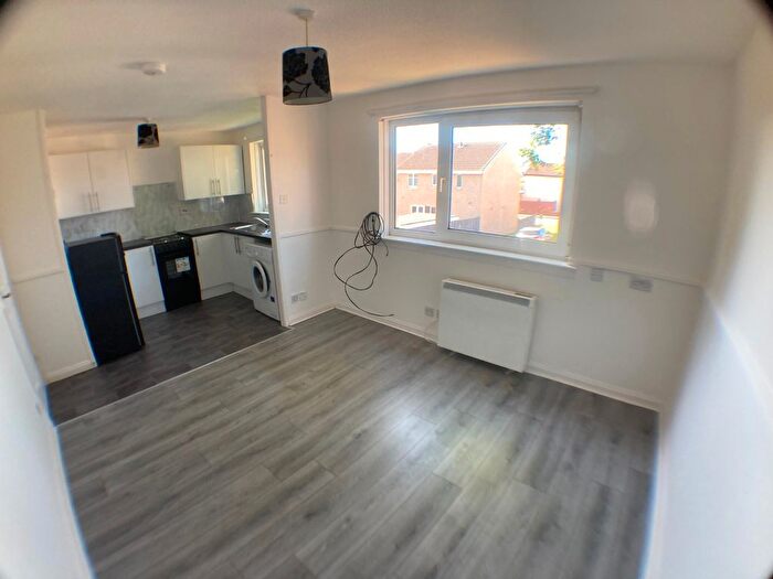 1 Bedroom Flat To Rent In Rosslyn Road, Ashgill, ML9