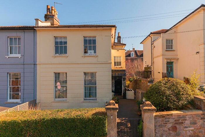 2 Bedroom Flat For Sale In Clare Road, Cotham, BS6