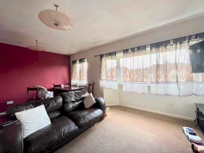 2 Bedroom Apartment Flat For Sale In Ladybrook Lane, Mansfield, NG18