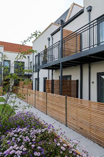1 Bedroom Apartment To Rent In Old Market Place, Farnham, Surrey, GU9
