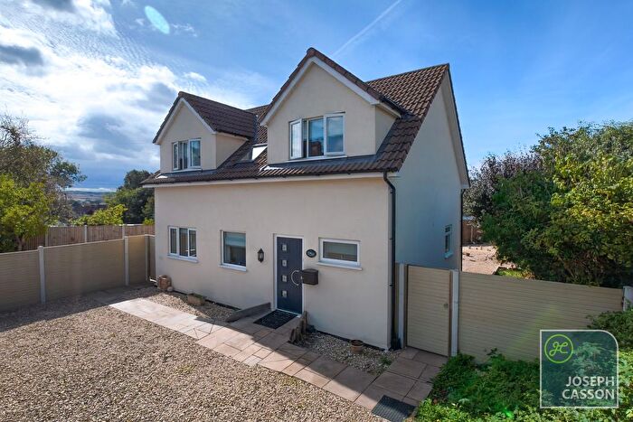 3 Bedroom Detached House For Sale In Durleigh Road, Bridgwater, TA6
