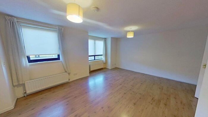 1 Bedroom Flat To Rent In Middlesex Gardens, Kinning Park, Glasgow, G41