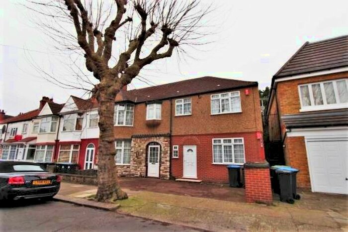 2 Bedroom Flat To Rent In Junction Road, Edmonton, London, N9