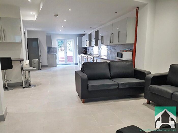 8 Bedroom Terraced House To Rent In Bristol Road, Birmingham, B29