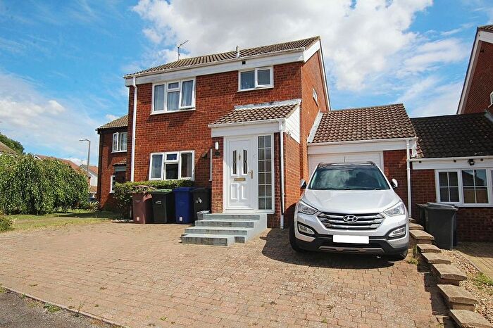3 Bedroom Link Detached House For Sale In Ganwick Close, Haverhill, CB9
