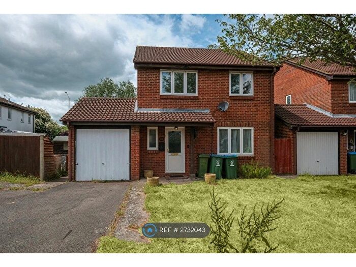 4 Bedroom Detached House To Rent In Sharp Close, Aylesbury, HP21