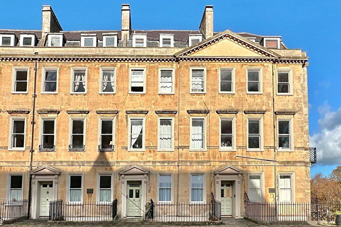 2 Bedroom Flat For Sale In South Parade, Bath, BA2