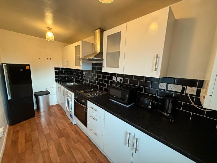 1 Bedroom Flat To Rent In Bruckner Street, London, W10