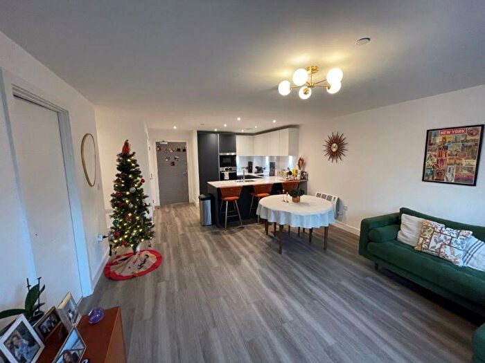 1 Bedroom Flat To Rent In Green Lanes, London, N21