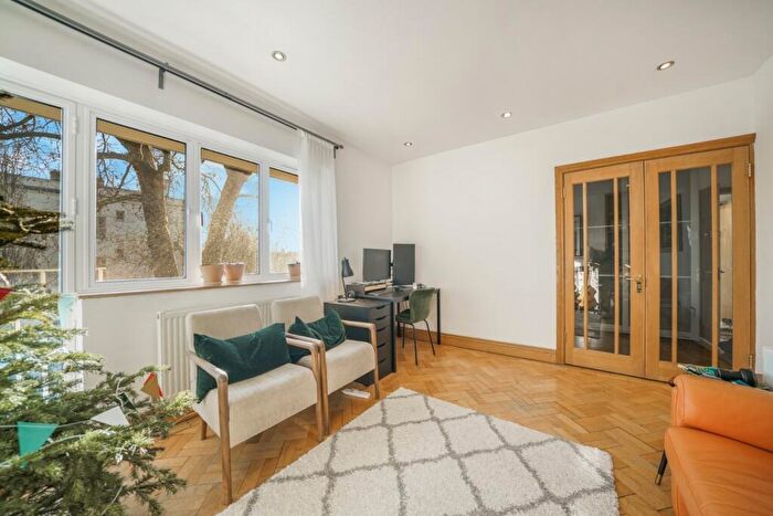 1 Bedroom Flat To Rent In Warner House, Abercorn Place, NW8