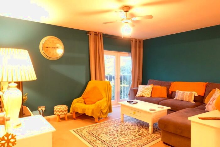 2 Bedroom Flat To Rent In Warren Bank, Simpson, Milton Keynes, MK6