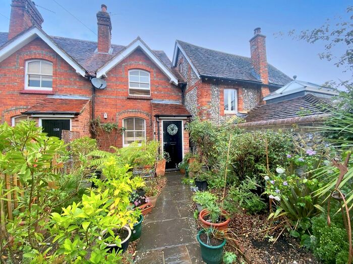 2 Bedroom Cottage To Rent In West Street, Henley-On-Thames, RG9
