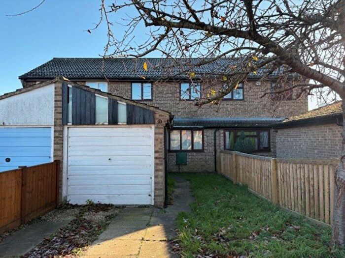 3 Bedroom Terraced House For Sale In Wear Road, Bicester, OX26