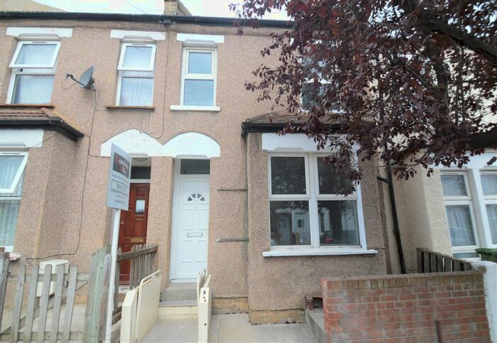 2 Bedroom Terraced House To Rent In Barth Road, London, SE18