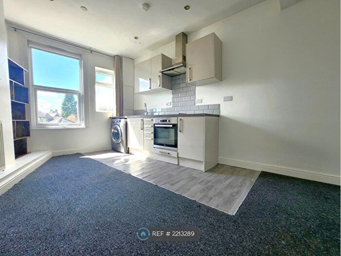 1 Bedroom Flat To Rent In High Road, London, E18