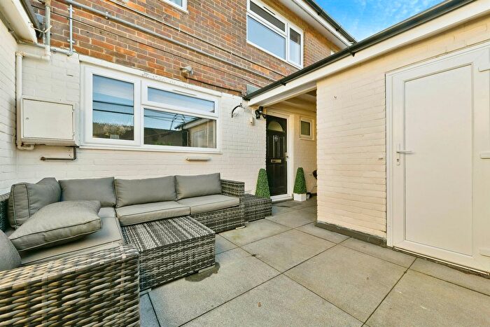 3 Bedroom Maisonette For Sale In The Hyde, Stevenage, SG2