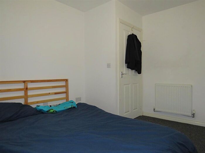 2 Bedroom Detached House To Rent In Valerian Way, Stotfold, Hitchin, SG5