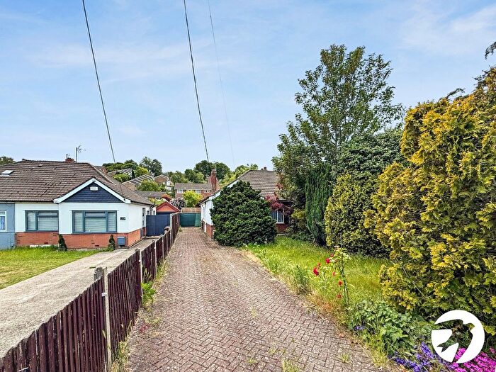 2 Bedroom Bungalow To Rent In Princes Avenue, Chatham, Kent, ME5