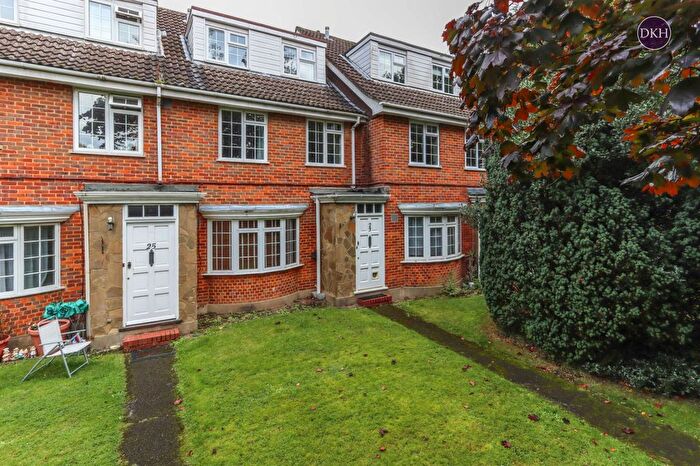 1 Bedroom Maisonette To Rent In Fairlawns, Langley Road, Watford, Hertfordshire, WD17