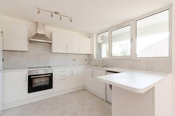 2 Bedroom Flat To Rent In Stembridge Road, Anerley, London, SE20