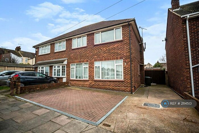 3 Bedroom Semi-Detached House To Rent In First Avenue, Gravesend, DA11