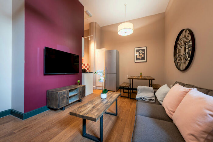 5 Bedroom Block Of Apartments To Rent In Flat U Bishop Blackall School, Exeter, EX4