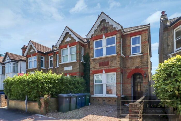 2 Bedroom Maisonette To Rent In Nether Street, London, N12