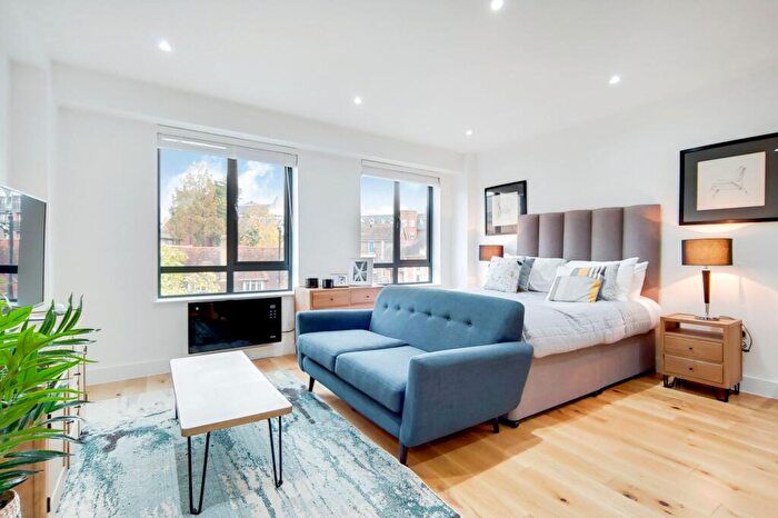 Studio To Rent In North Street, Stocks House, KT22