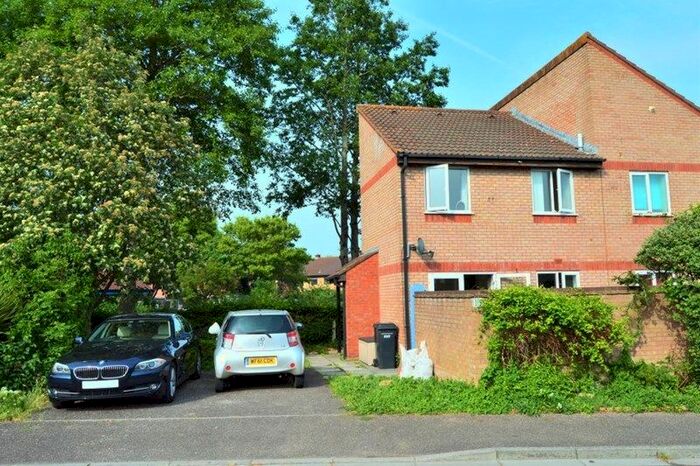 1 Bedroom Semi-Detached House To Rent In Ashbourne Crescent, Taunton, Somerset TA1