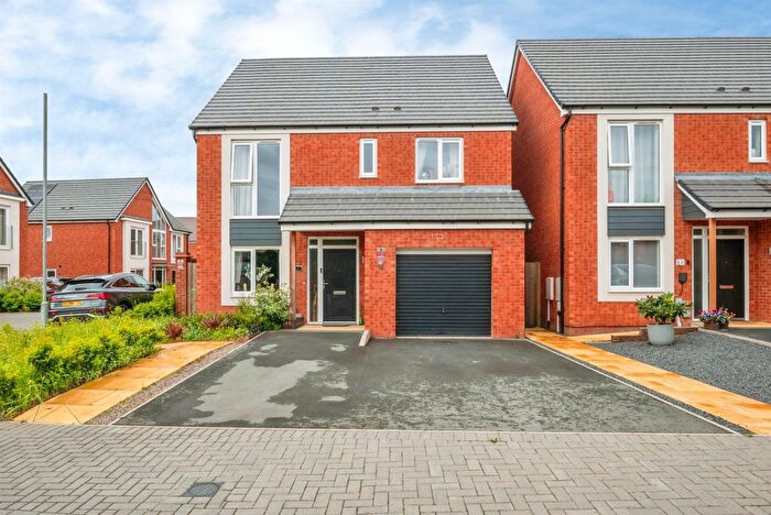 3 Bedroom Detached House For Sale In Gennet Grove, Broomhall, Worcester, WR5