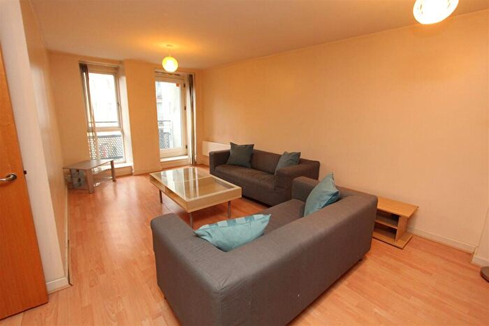 2 Bedroom Flat To Rent In Aspect, Elmwood Lane, LS2