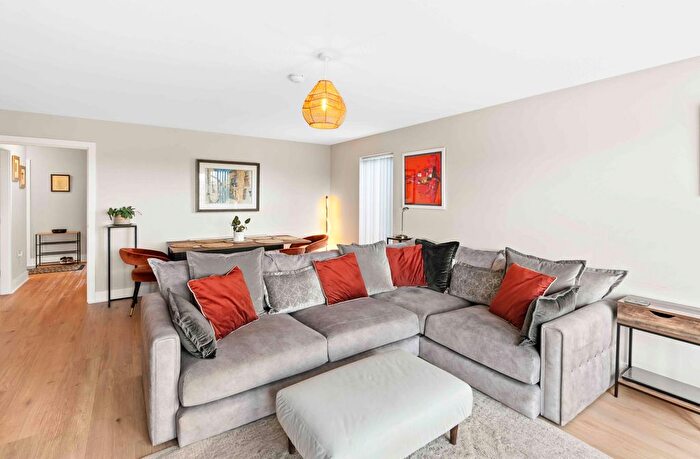 3 Bedroom Detached Bungalow For Sale In Colliery Place, Annathill, ML5