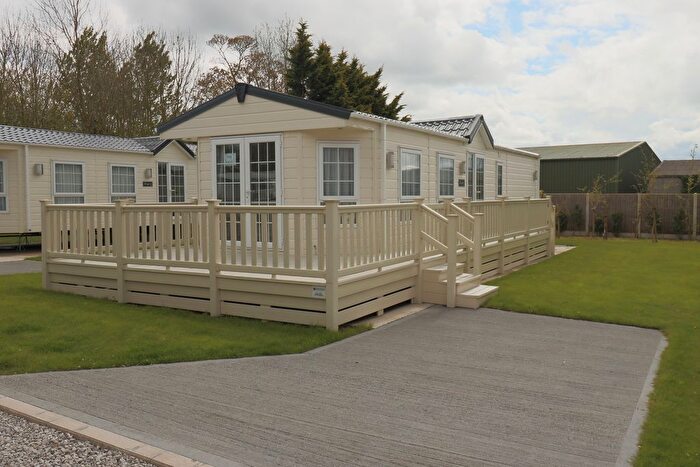 2 Bedroom Lodge For Sale In Hunmanby Road, Burton Fleming, YO25