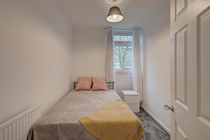 3 Bedroom Apartment To Rent In Exford Court, Bolingbroke Walk, Battersea, SW11