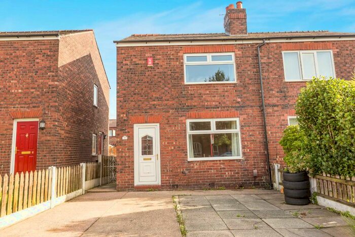 2 Bedroom Semi-Detached House To Rent In Dorset Street, Pendlebury, M27