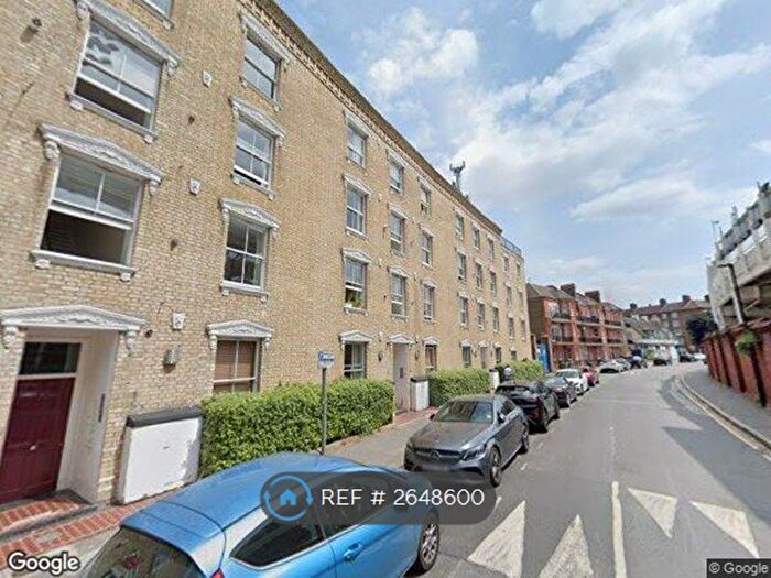 2 Bedroom Flat To Rent In Oval Mansions, London, SE11