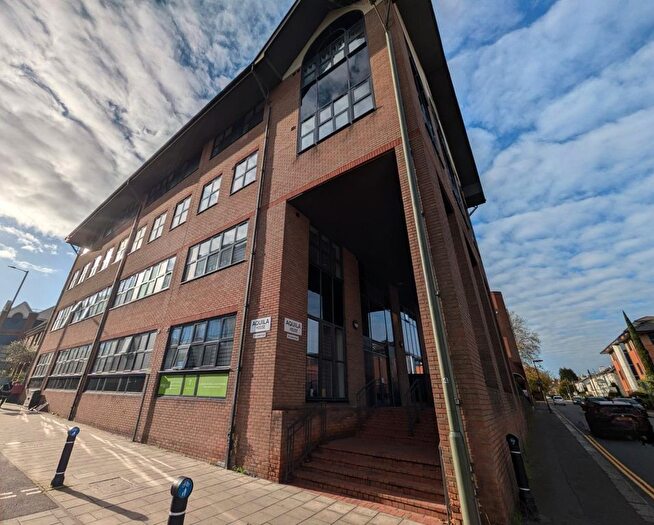 1 Bedroom Flat To Rent In London Road, Redhill, RH1