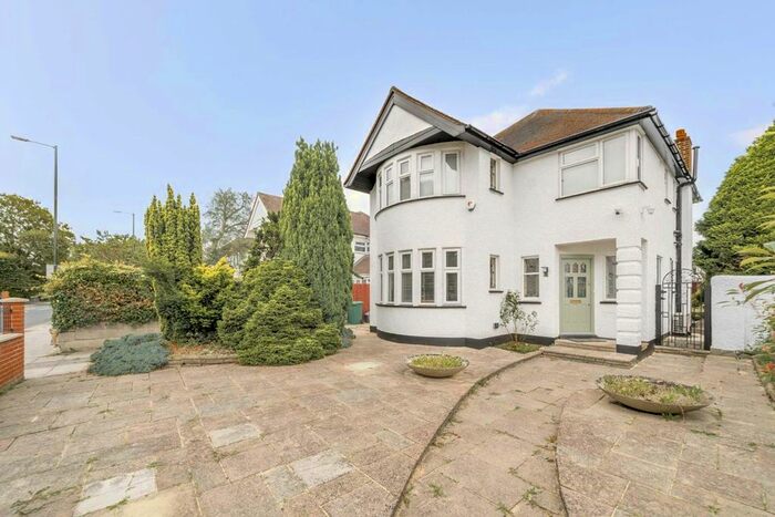 4 Bedroom Detached House To Rent In London Road, Twickenham, TW1
