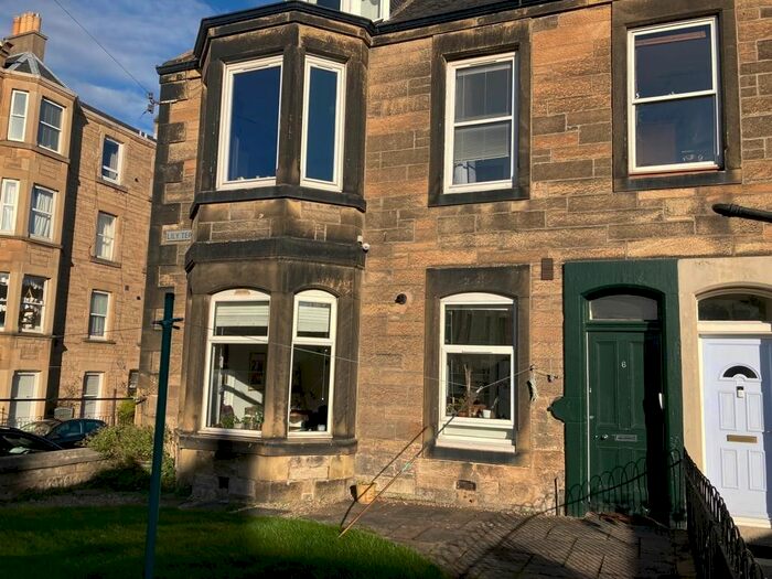3 Bedroom Flat To Rent In Lily Terrace, Shandon, Edinburgh, EH11