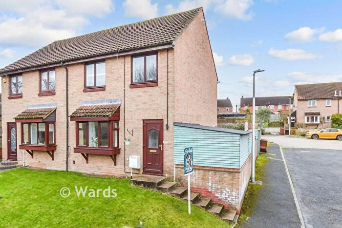 3 Bedroom Semi-Detached House For Sale In Chillington Close, Upper Halling, Rochester, Kent, ME2