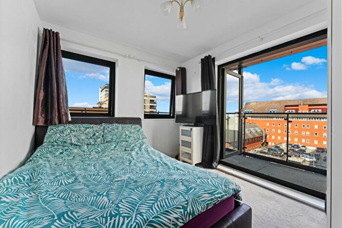 2 Bedroom Apartment To Rent In Sutton Court Road, Sutton, SM1