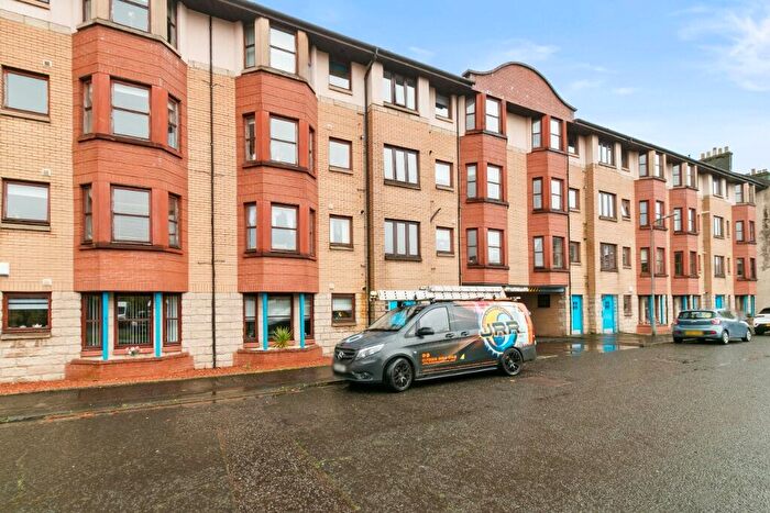 2 Bedroom Flat To Rent In Park Street, Dumbarton, West Dunbartonshire, G82