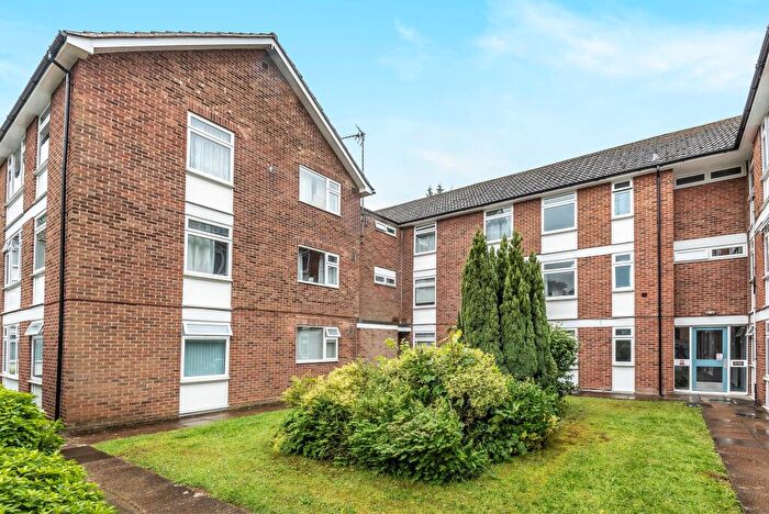 3 Bedroom Flat To Rent In Norman Road, Winchester, SO23