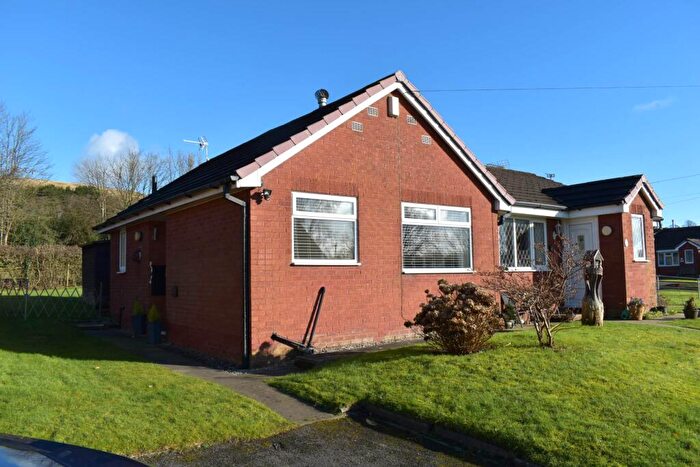1 Bedroom Semi-Detached Bungalow For Sale In Shalfleet Close, Harwood, BL2