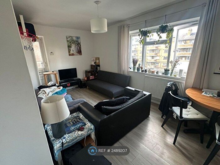 3 Bedroom Flat To Rent In Hoxton, Hoxton, N1